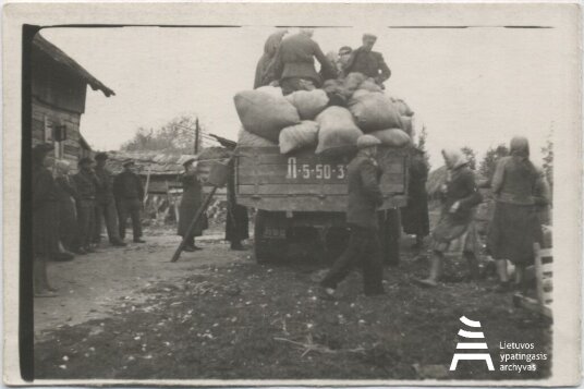1951 m. spalio 2 d. prasidėjo Lietuvos žmonių masinio trėmimo operacija „Osen“